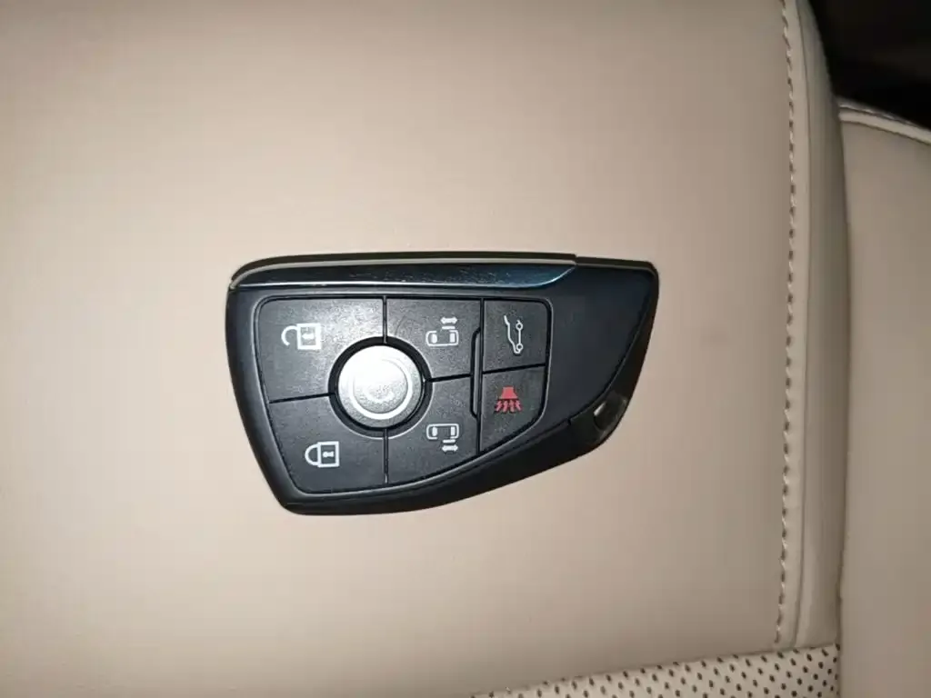 Buick GL8 Hybrid — фото 7