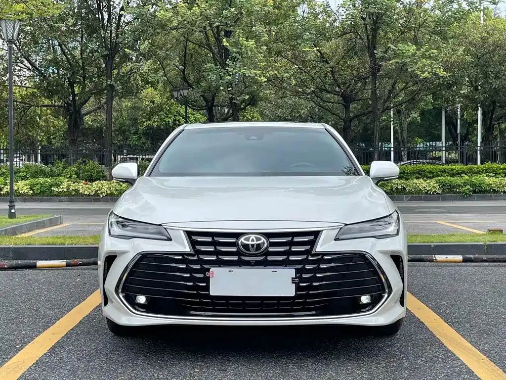 Toyota Avalon — фото 10