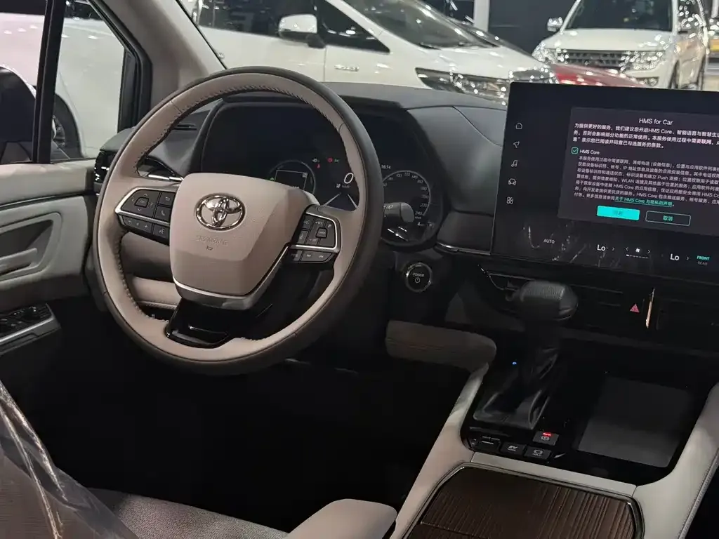 Toyota Sienna — фото 2