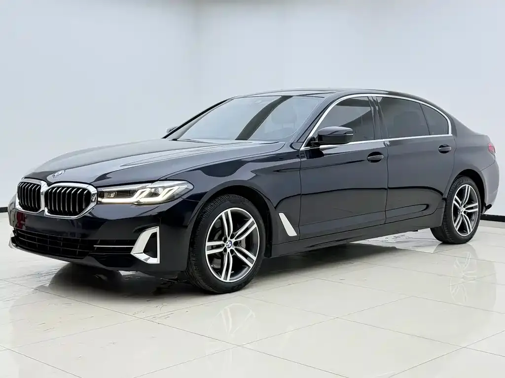 BMW 5 Series — фото 1