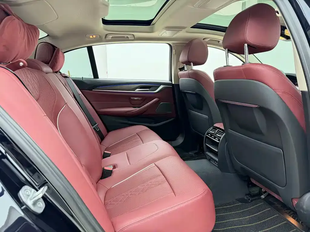 BMW 5 Series — фото 10