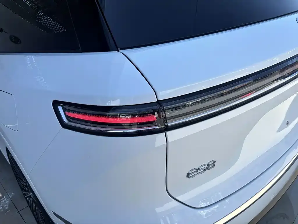 NIO ES8 — фото 3