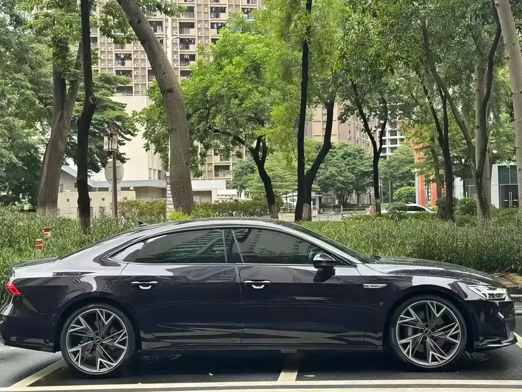Audi A7L — фото 7