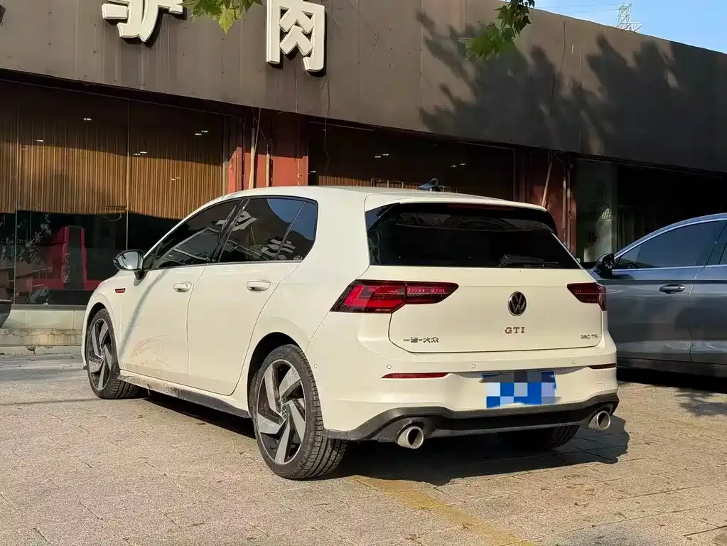 Volkswagen Golf GTI — фото 9