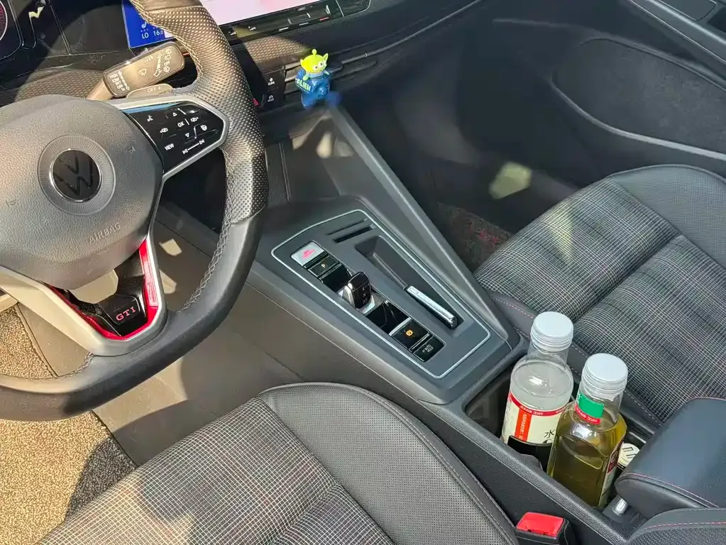 Volkswagen Golf GTI — фото 5