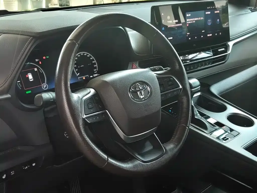 Toyota Granvia — фото 8