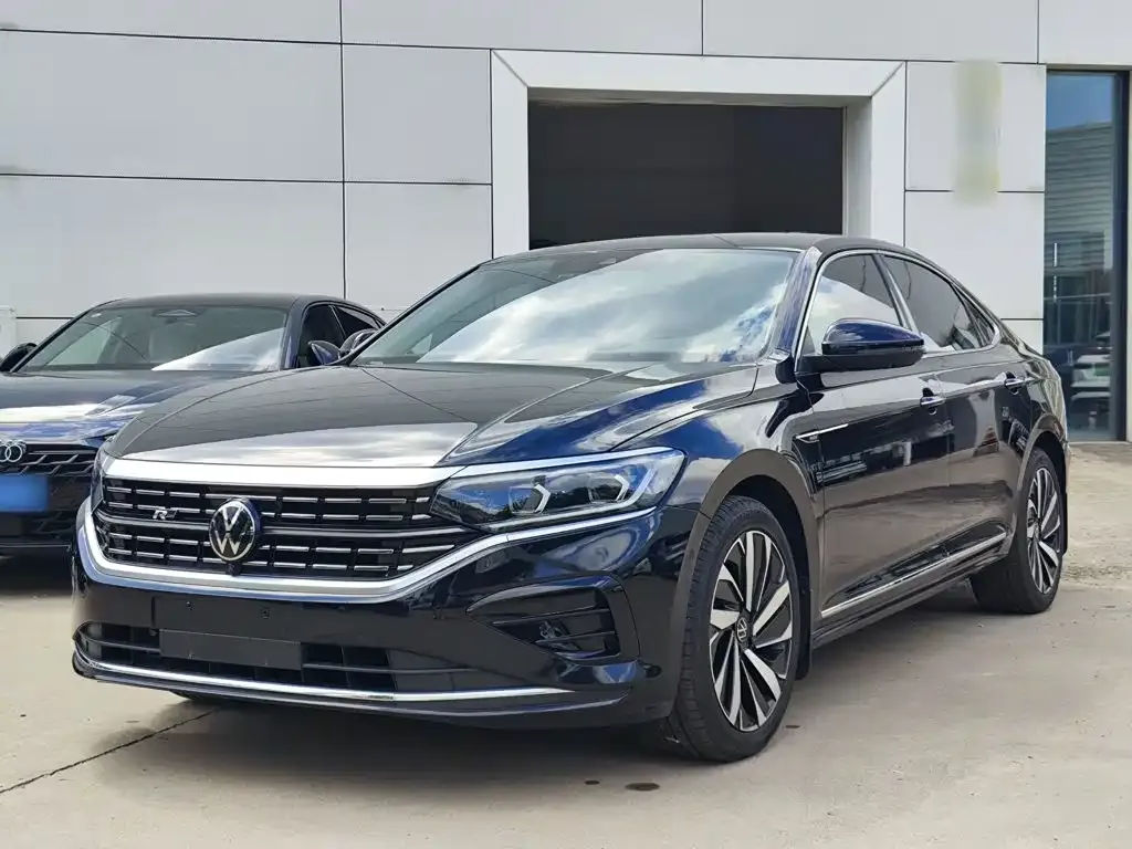 Volkswagen Passat — фото 1