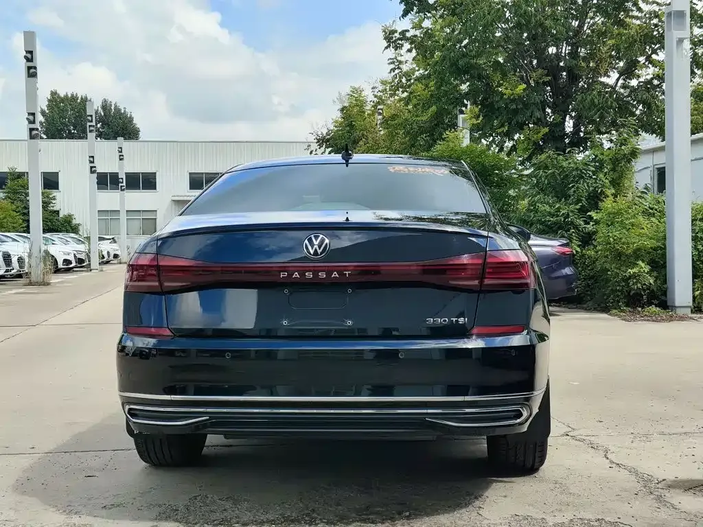 Volkswagen Passat — фото 10