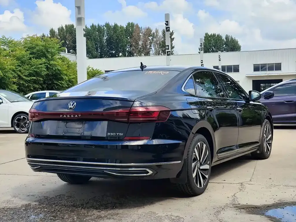 Volkswagen Passat — фото 8