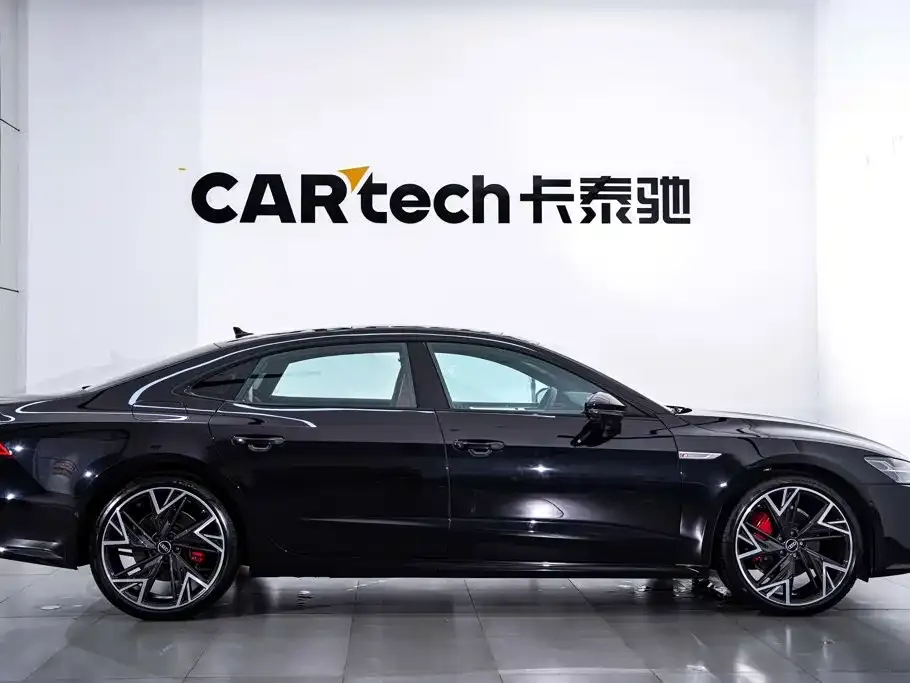 Audi A7L — фото 6