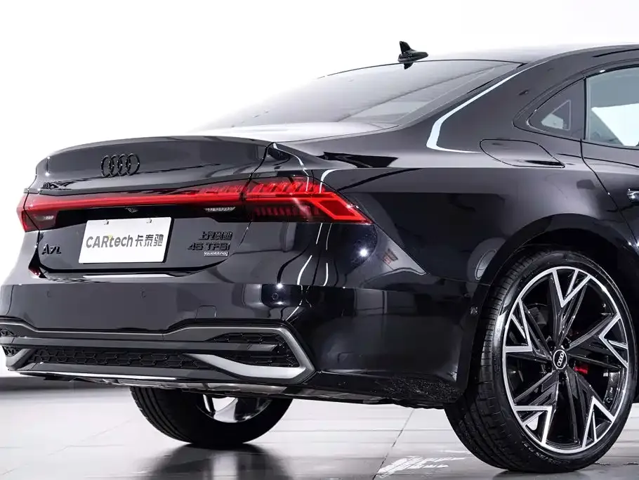 Audi A7L — фото 10