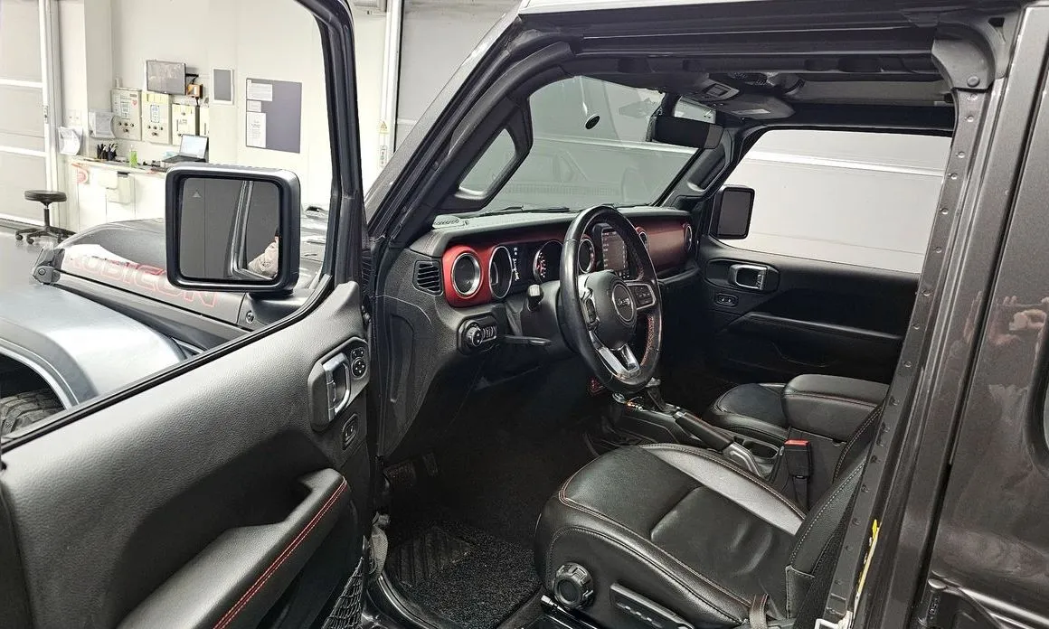 Jeep Wrangler — фото 10