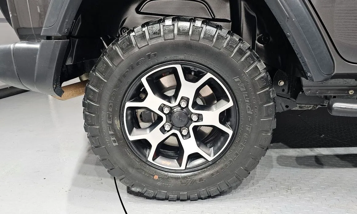 Jeep Wrangler — фото 7
