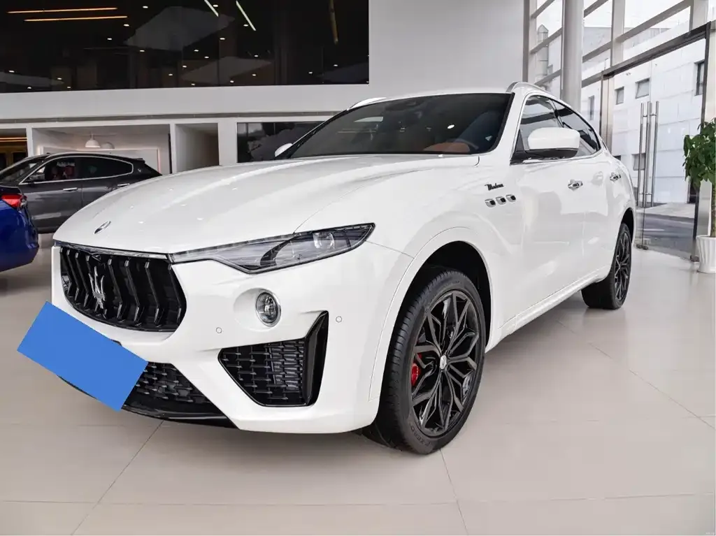 Maserati Levante — фото 1