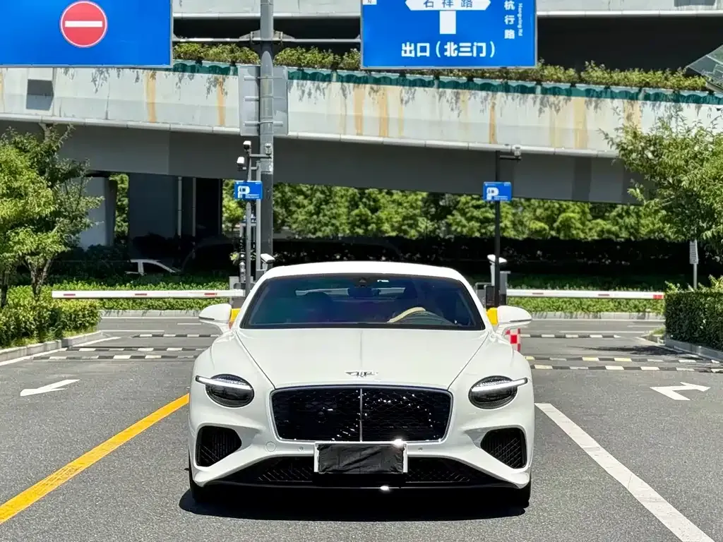 Bentley Continental PHEV — фото 1