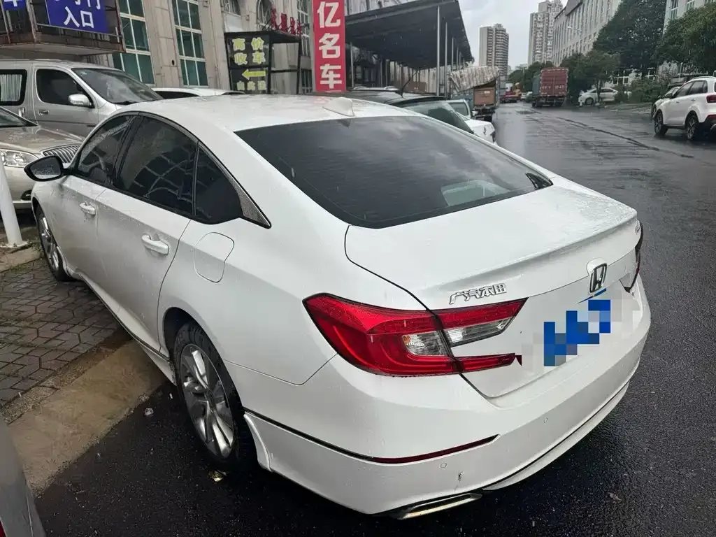 Honda Accord — фото 6