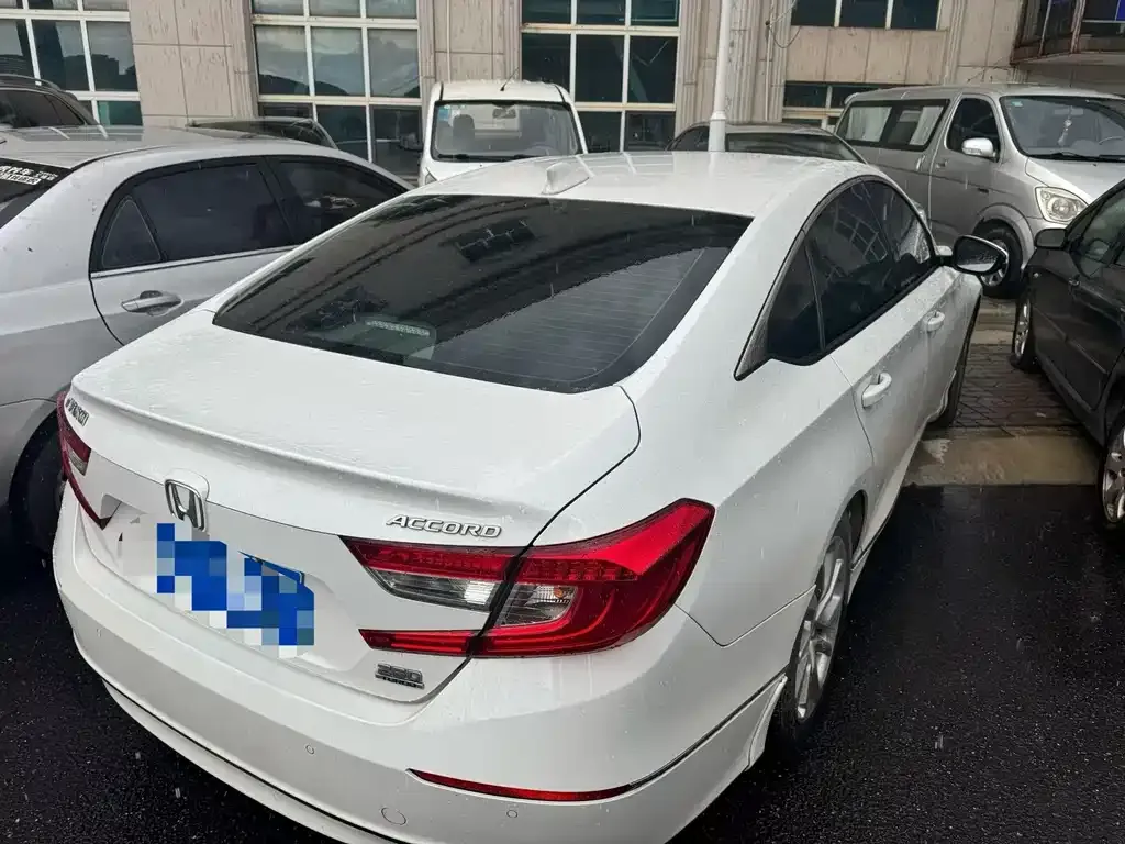 Honda Accord — фото 3