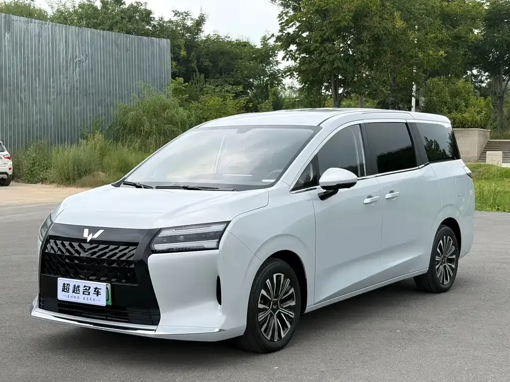 Wuling Starlight 730 New Energy — фото 1