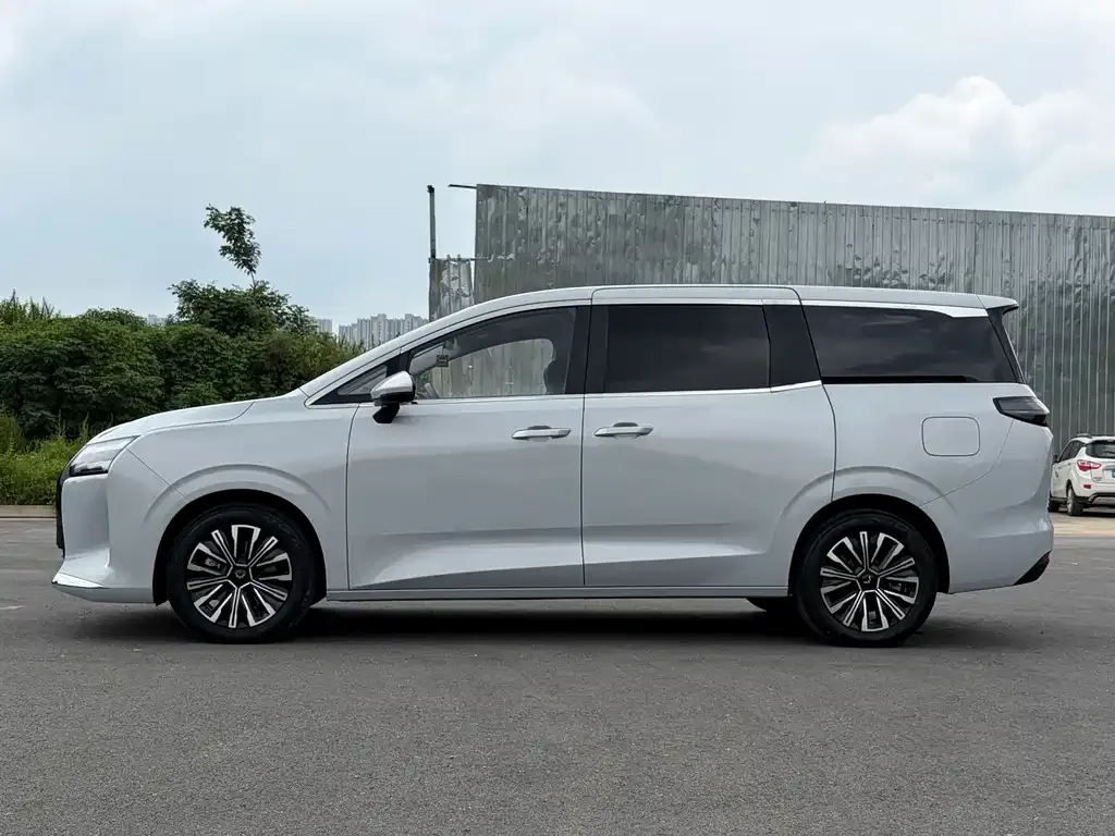 Wuling Starlight 730 New Energy — фото 5