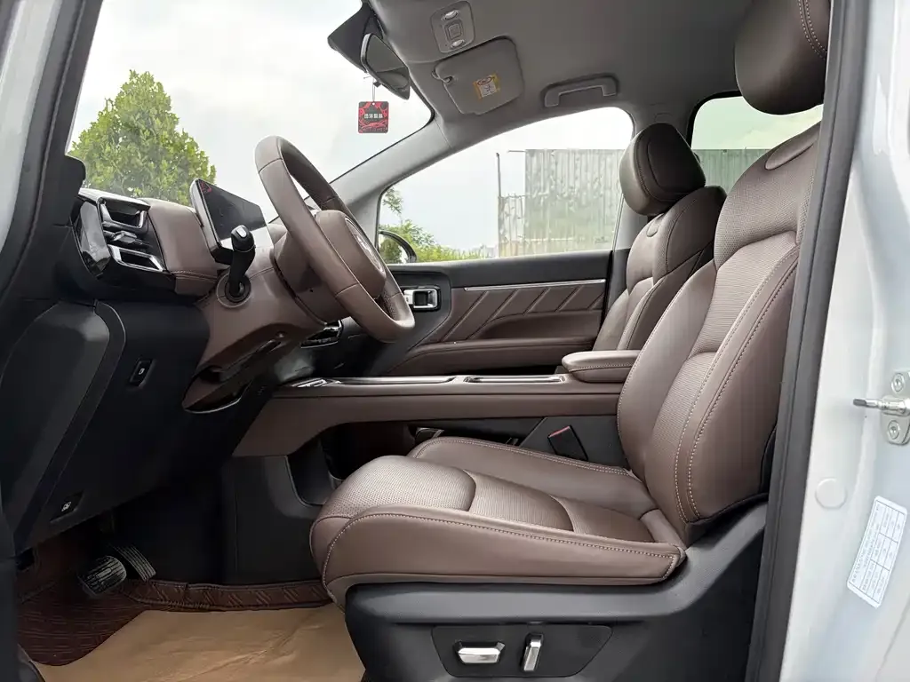 Wuling Starlight 730 New Energy — фото 4