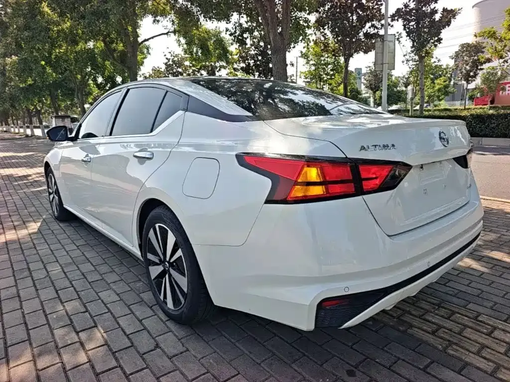 Nissan Teana — фото 3