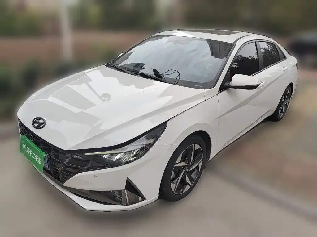 Hyundai Elantra — фото 4