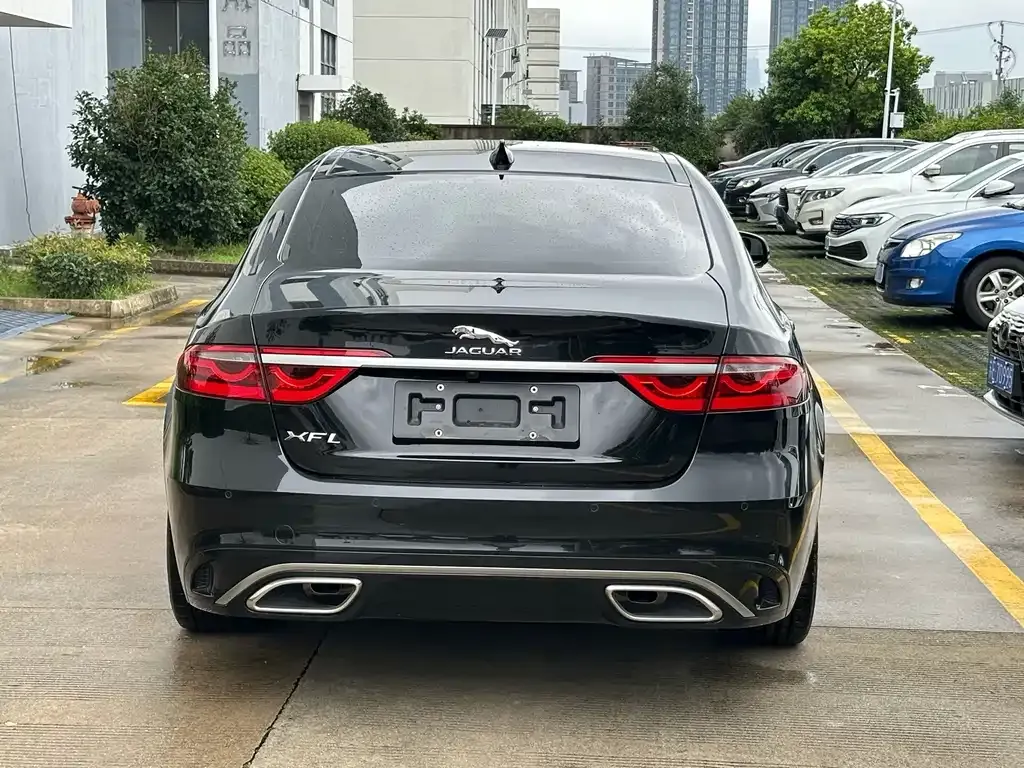Jaguar XFL — фото 10