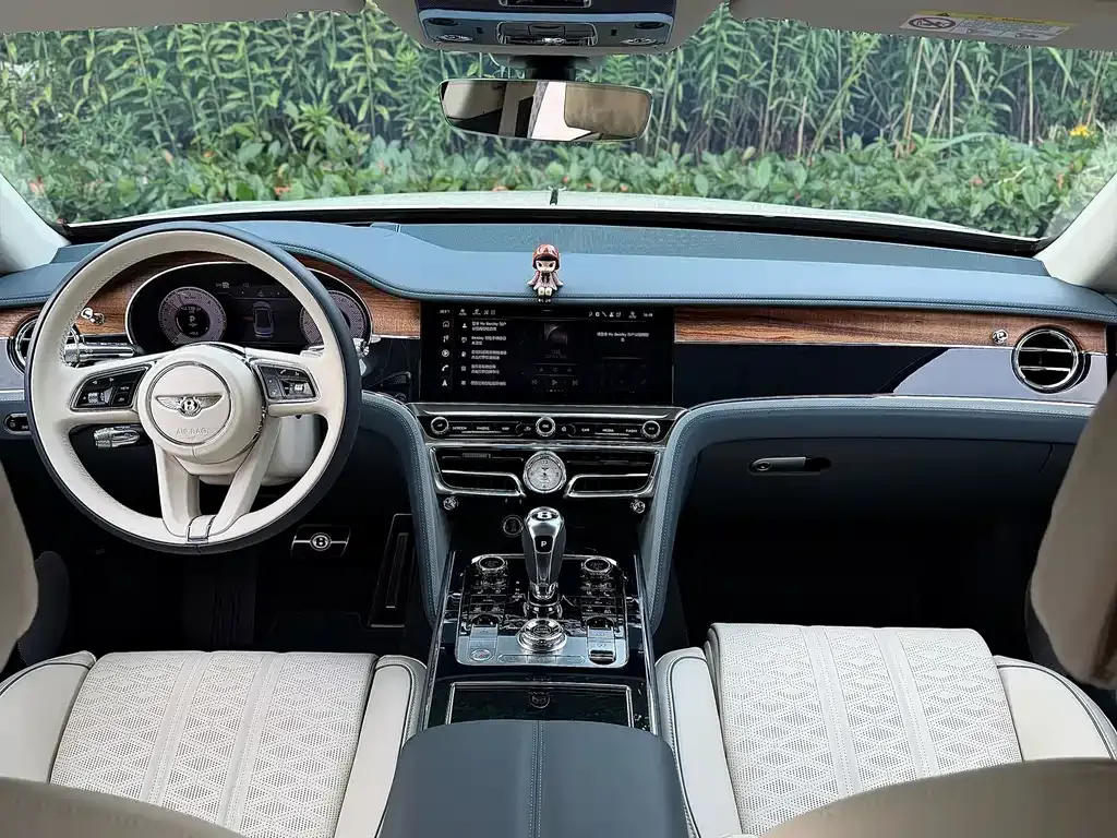 Bentley Flying Spur — фото 6