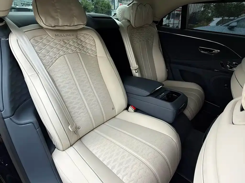 Bentley Flying Spur — фото 4