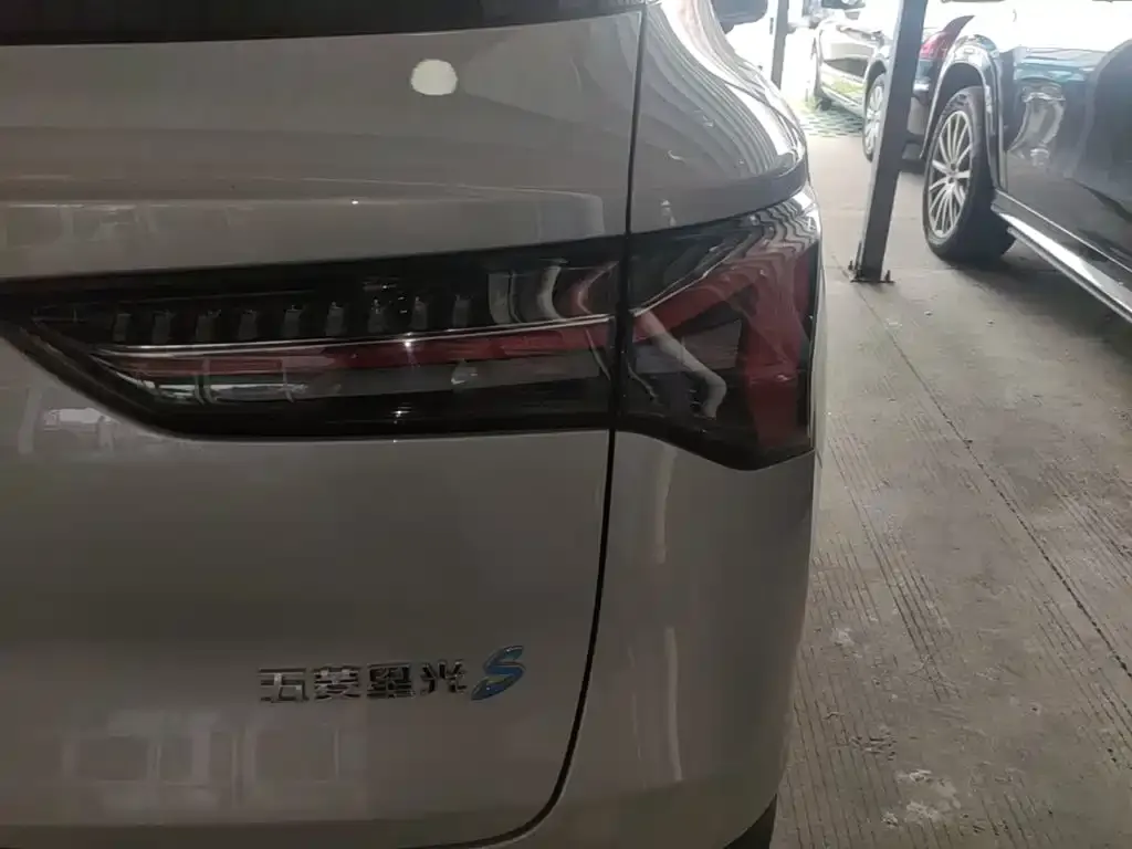 Wuling Xingguang S — фото 2