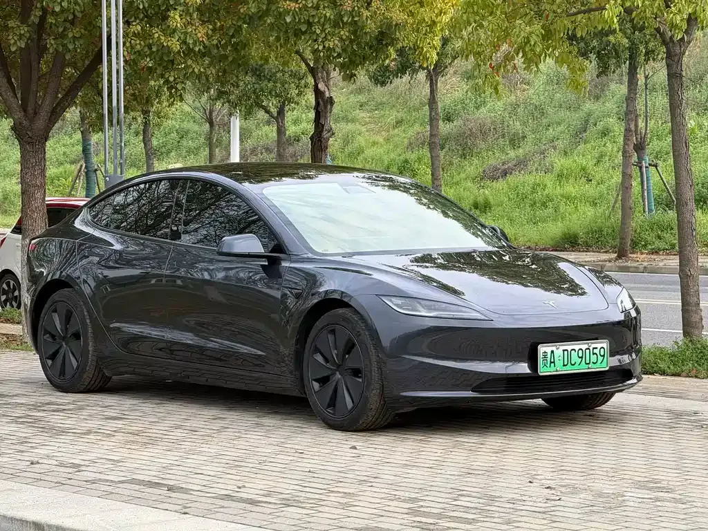Tesla Model 3 — фото 6