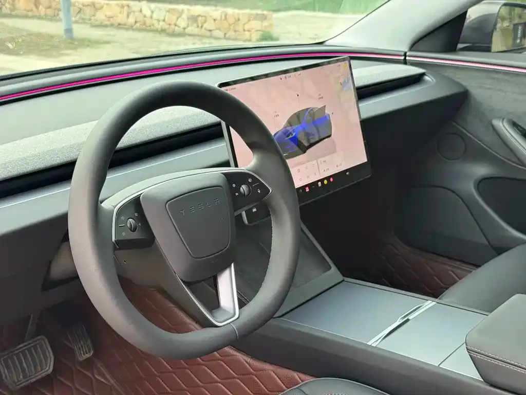 Tesla Model 3 — фото 4