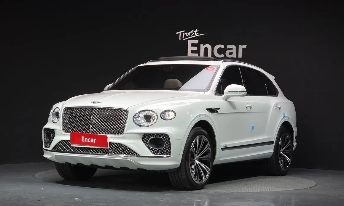 Bentley Bentayga — фото 1
