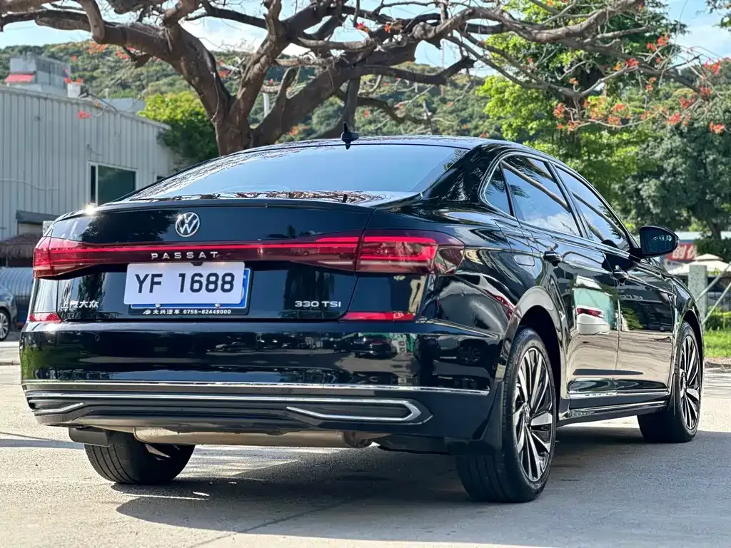 Volkswagen Passat — фото 7