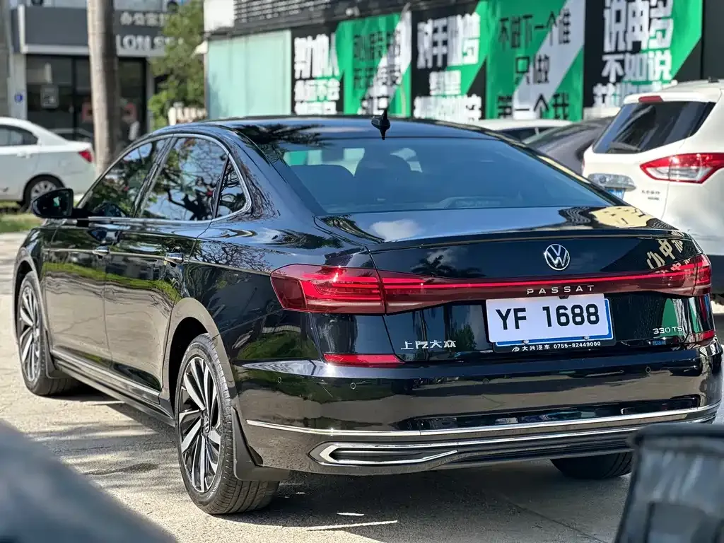 Volkswagen Passat — фото 8