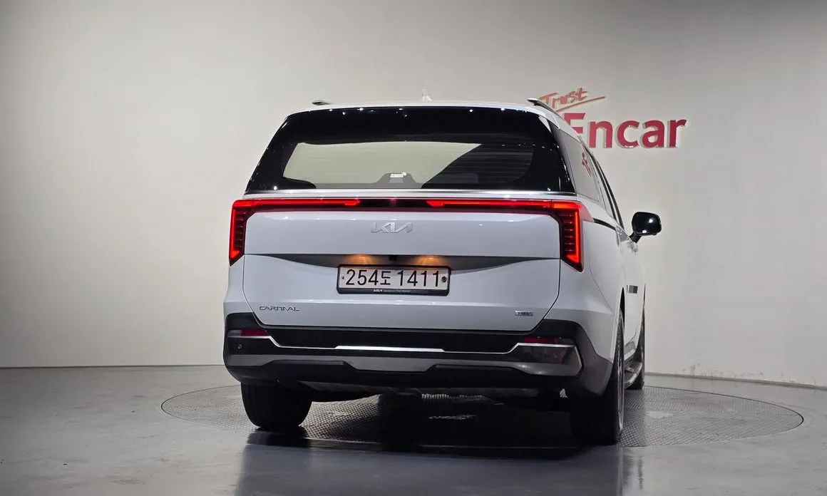 Kia Carnival — фото 10