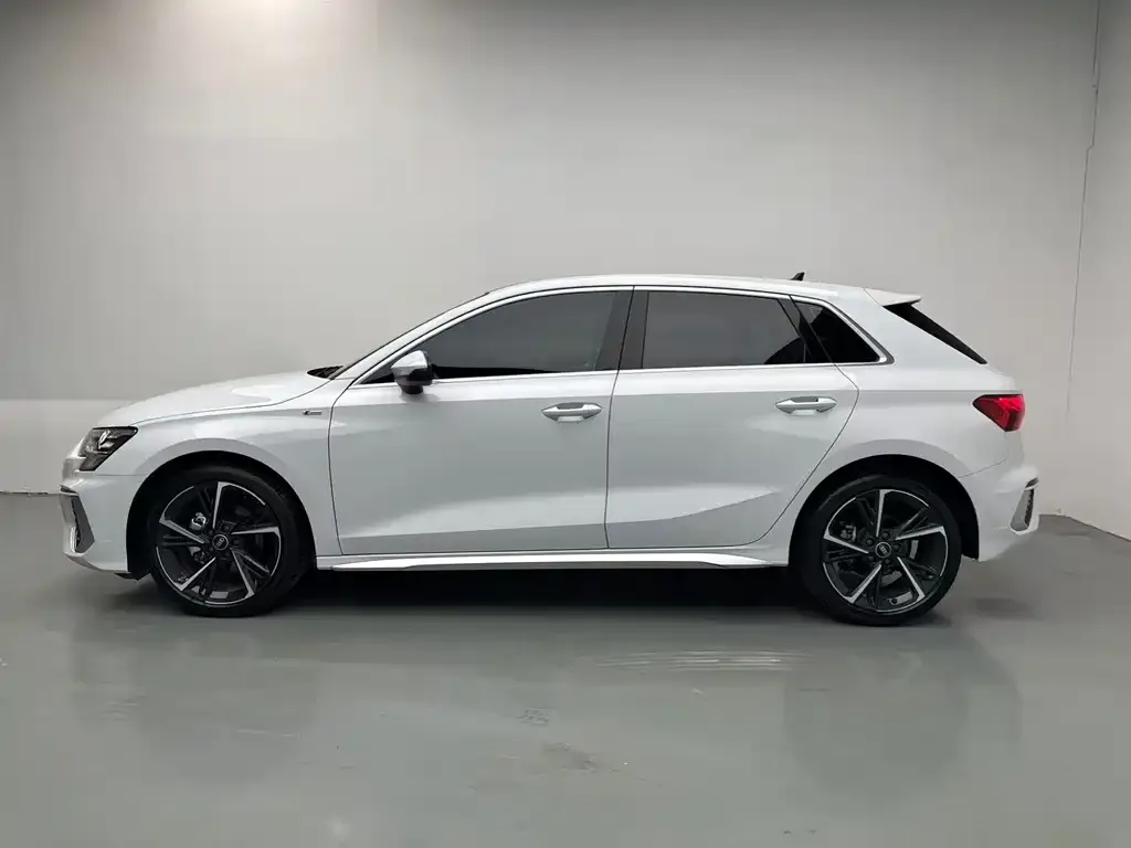 Audi A3 — фото 2