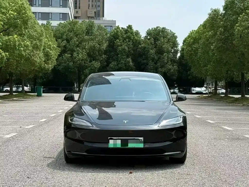 Tesla Model 3 — фото 9