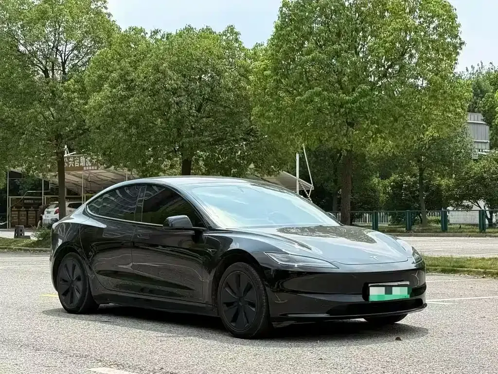 Tesla Model 3 — фото 8