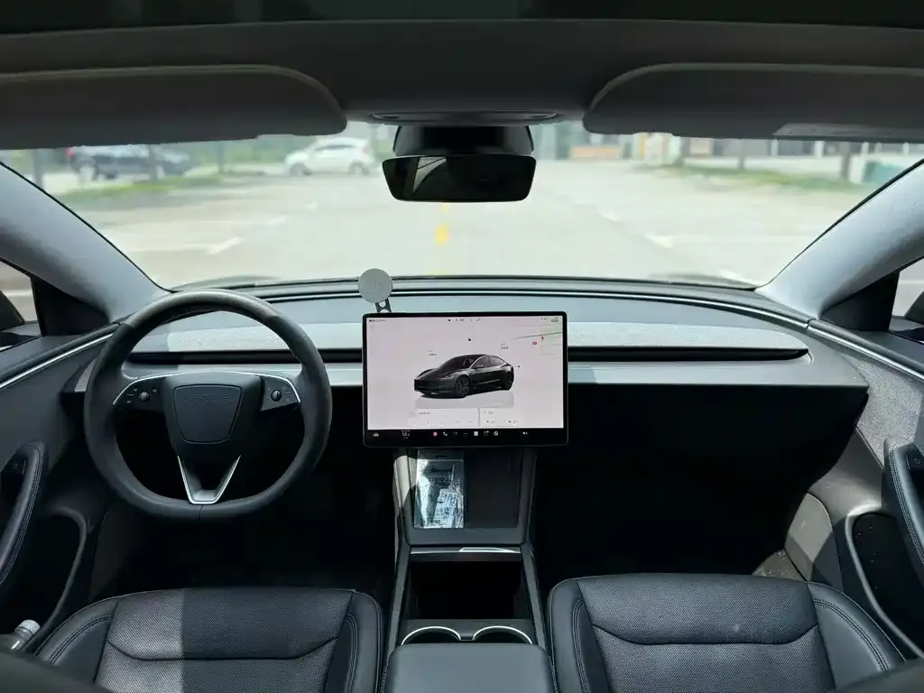 Tesla Model 3 — фото 4