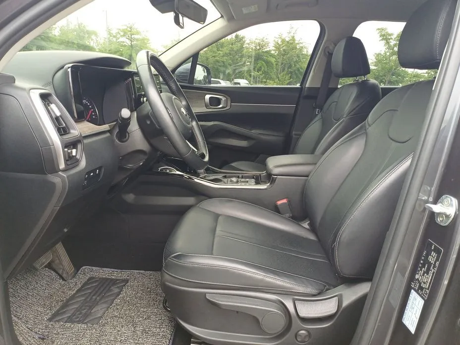 Kia Sorento — фото 10