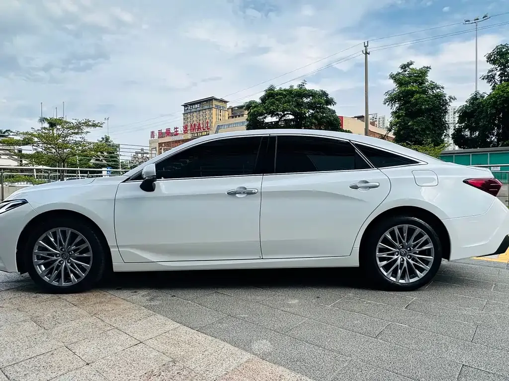 Toyota Avalon — фото 10
