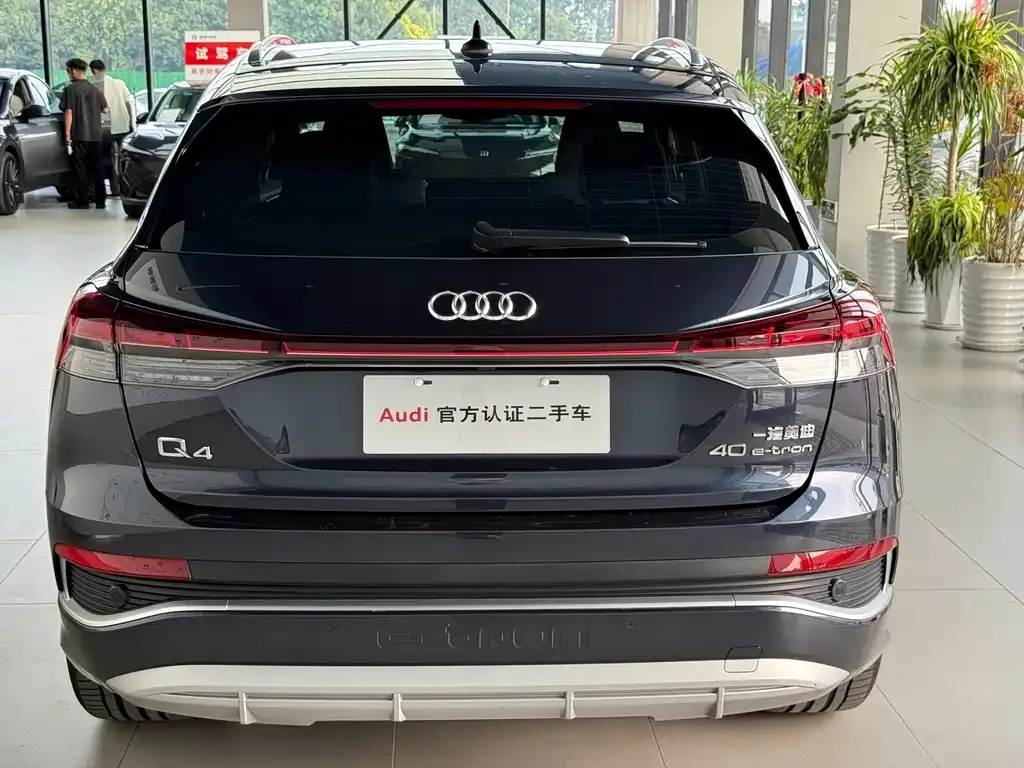 Audi Q4 e-tron — фото 3
