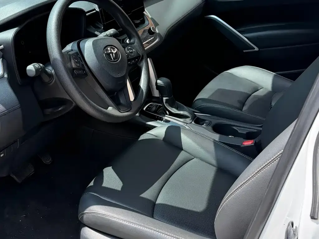 Toyota Corolla Cross — фото 4