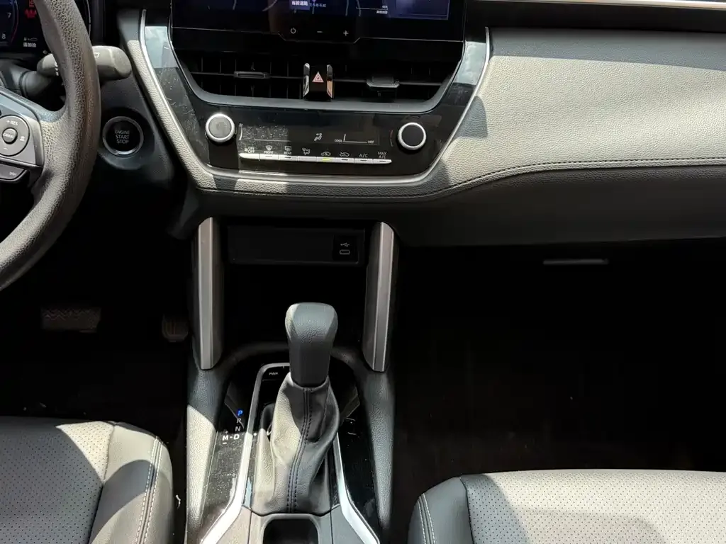 Toyota Corolla Cross — фото 2