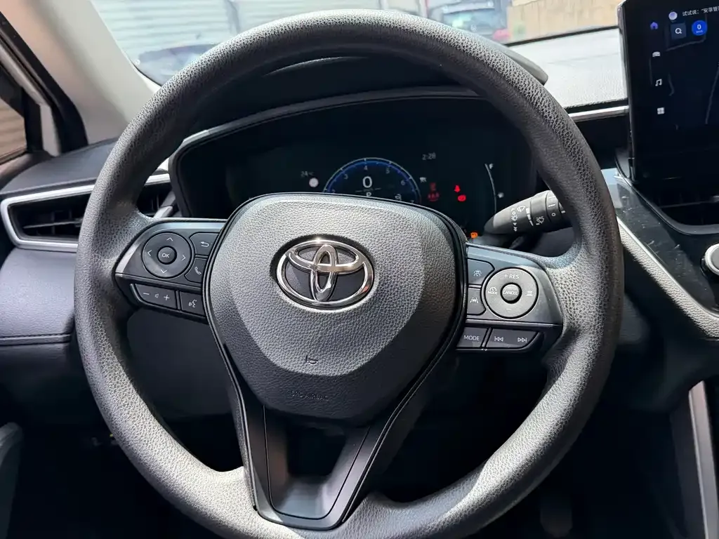 Toyota Corolla Cross — фото 3