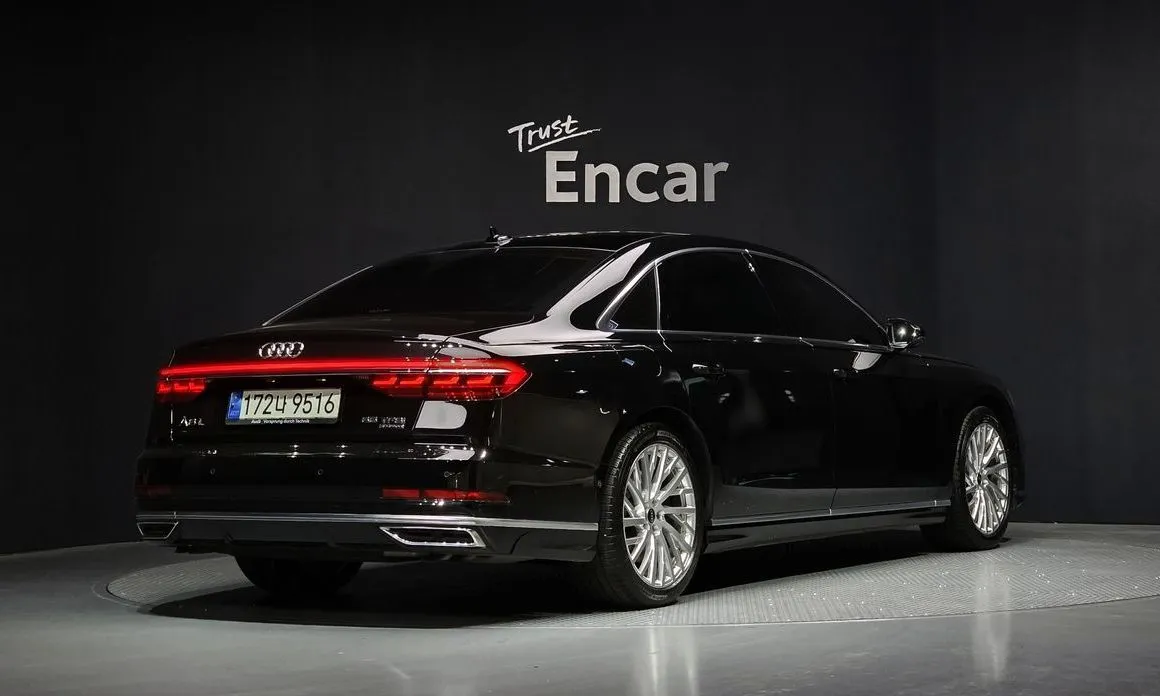 Audi A8 — фото 3