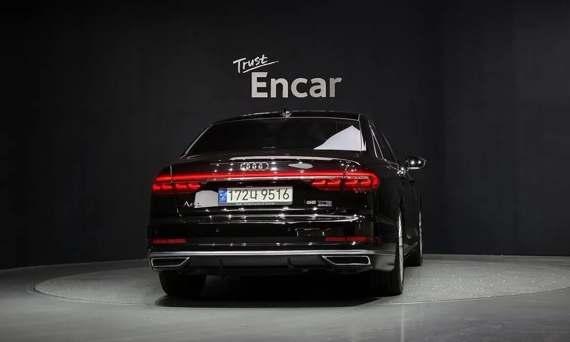 Audi A8 — фото 2