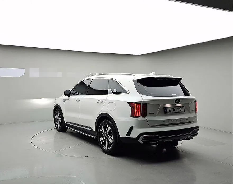 Kia Sorento — фото 8