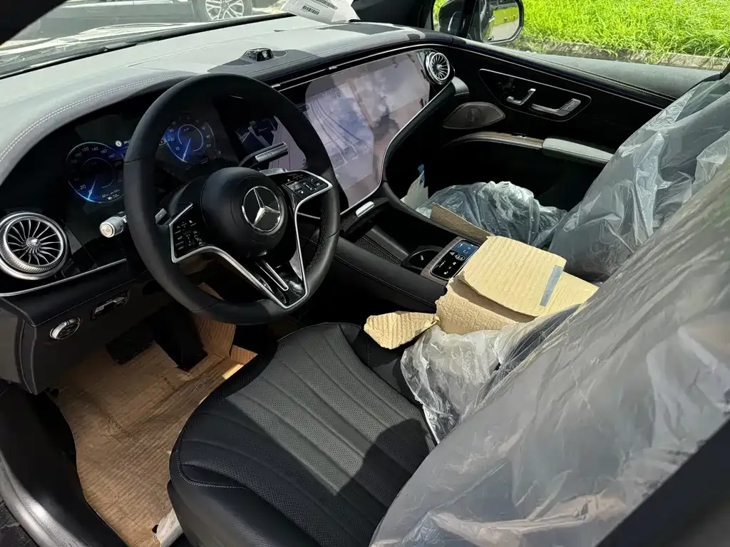 Mercedes-Benz EQS SUV — фото 2